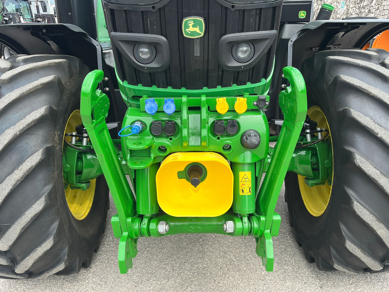 TRATTORE JOHN DEERE 6130R - Trattore: foto 3 TRATTORE JOHN DEERE 6130R - Trattore: foto 3