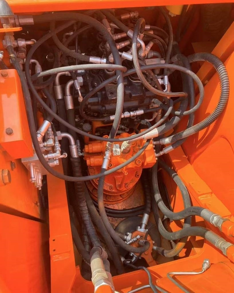 Escavatore cingolato Doosan 150: foto 8