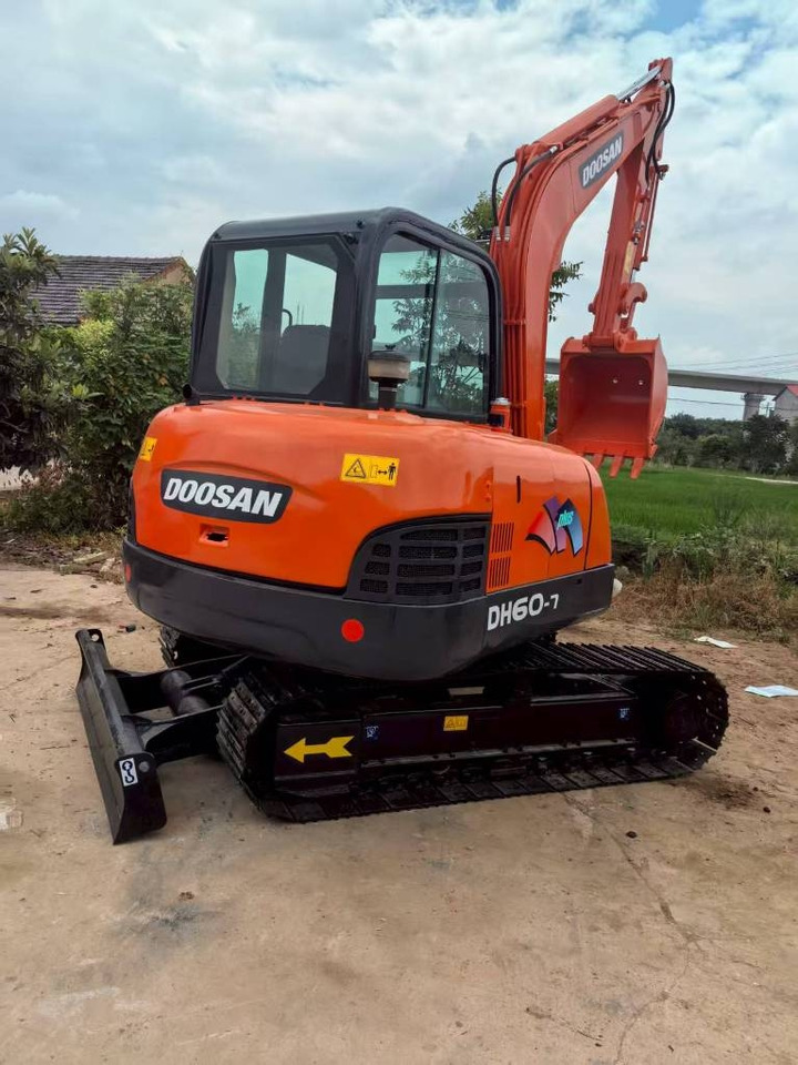 Doosan DH 60 - Miniescavatore: foto 1 Doosan DH 60 - Miniescavatore: foto 1