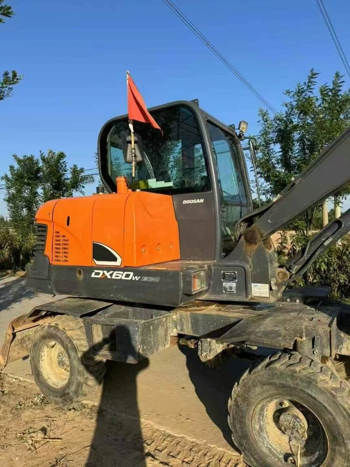 Doosan DX60W - Escavatore gommato: foto 5 Doosan DX60W - Escavatore gommato: foto 5