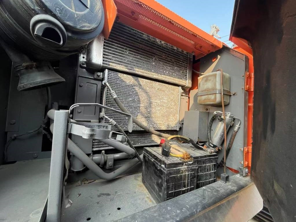 Hitachi ZX 160 - Escavatore cingolato: foto 2 Hitachi ZX 160 - Escavatore cingolato: foto 2