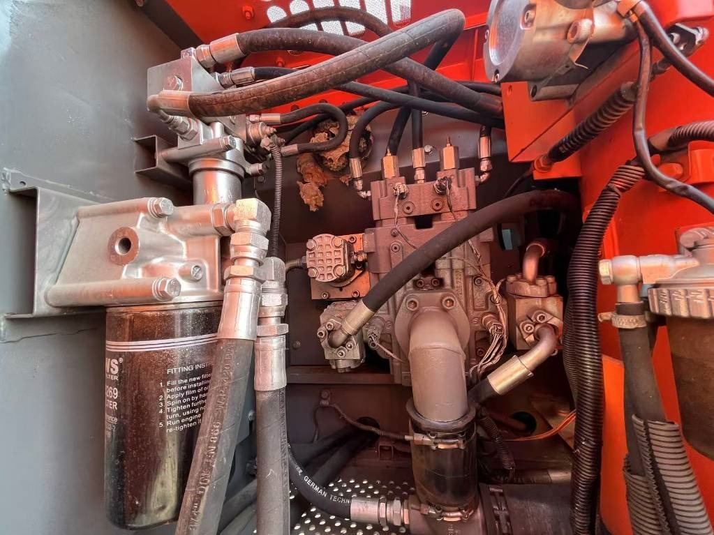 Hitachi ZX 160 - Escavatore cingolato: foto 5 Hitachi ZX 160 - Escavatore cingolato: foto 5