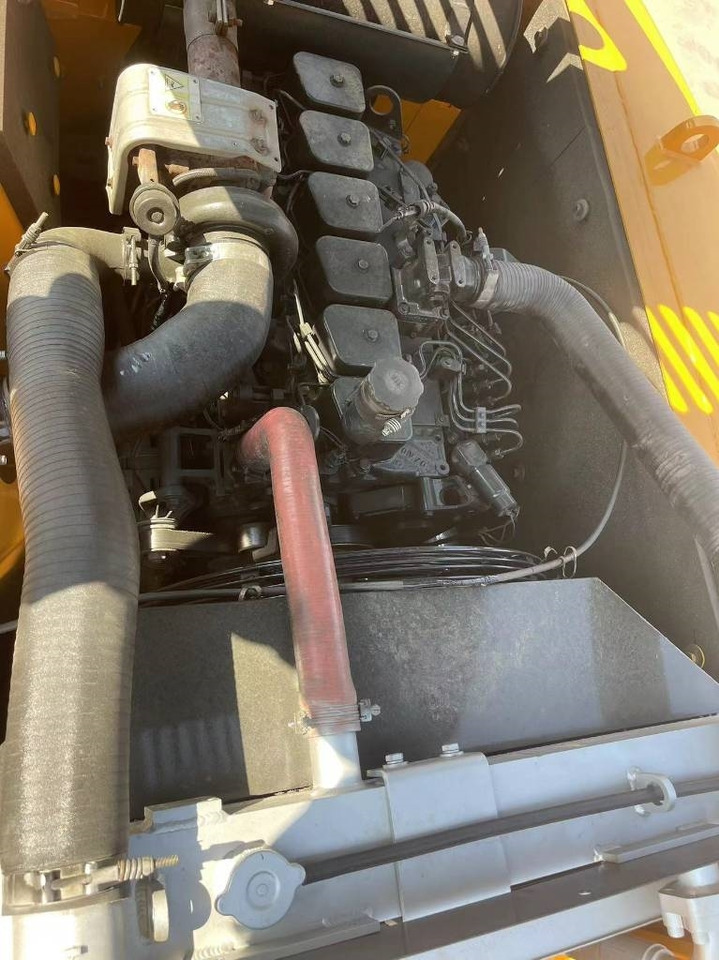 Escavatore gommato Hyundai 210W-9: foto 7