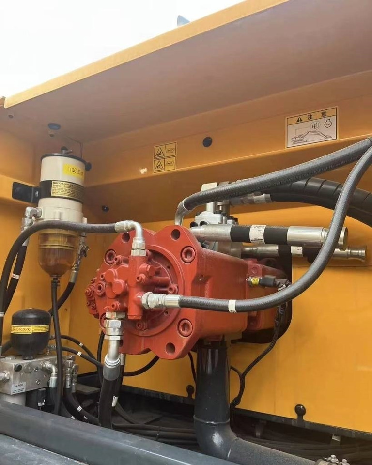 Escavatore cingolato Hyundai 305LC: foto 6 Escavatore cingolato Hyundai 305LC: foto 6