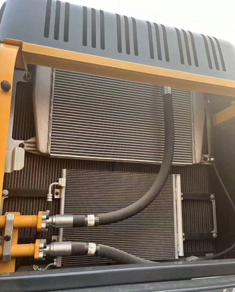 Escavatore cingolato Hyundai 305LC: foto 8 Escavatore cingolato Hyundai 305LC: foto 8