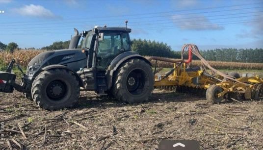 Valtra T174 VERSU - Trattore: foto 1 Valtra T174 VERSU - Trattore: foto 1