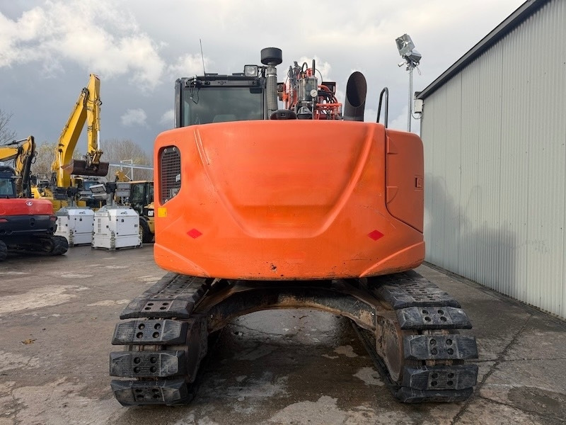 Hitachi ZX 135 US 5-B - Escavatore cingolato: foto 3 Hitachi ZX 135 US 5-B - Escavatore cingolato: foto 3