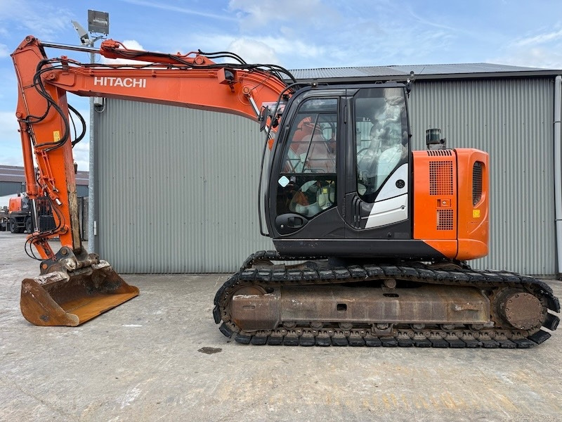 Hitachi ZX 135 US-5B - Escavatore cingolato: foto 1 Hitachi ZX 135 US-5B - Escavatore cingolato: foto 1