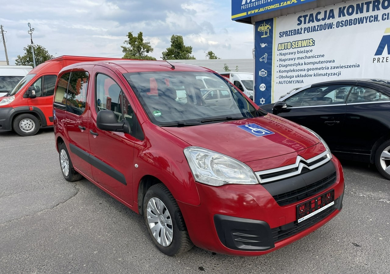 Citroen Berlingo II Berlingo 1.6 do przewozu Niepełnosprawnych inwalida rampa 2018 - Autovettura: foto 4 Citroen Berlingo II Berlingo 1.6 do przewozu Niepełnosprawnych inwalida rampa 2018 - Autovettura: foto 4