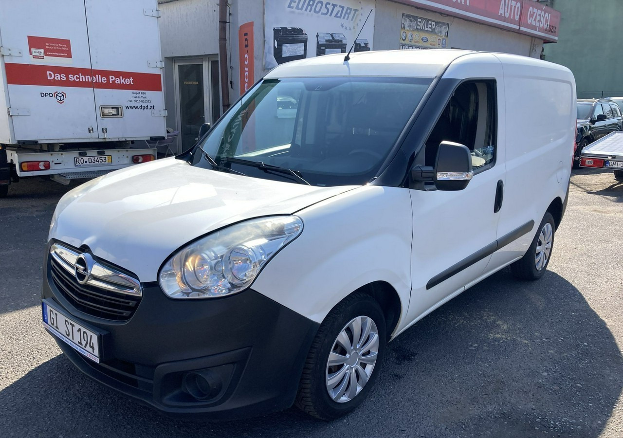 Fiat Doblo Fiat Doblo 1,3 jtd ECO Flex chłodnia do leków 2013 - Furgone chiuso: foto 4 Fiat Doblo Fiat Doblo 1,3 jtd ECO Flex chłodnia do leków 2013 - Furgone chiuso: foto 4