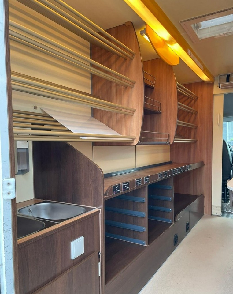 Fiat Ducato Autosklep piecz Gastronomiczny Food Truck Foodtruck sklep 132tkm Bor - Autonegozio: foto 4 Fiat Ducato Autosklep piecz Gastronomiczny Food Truck Foodtruck sklep 132tkm Bor - Autonegozio: foto 4