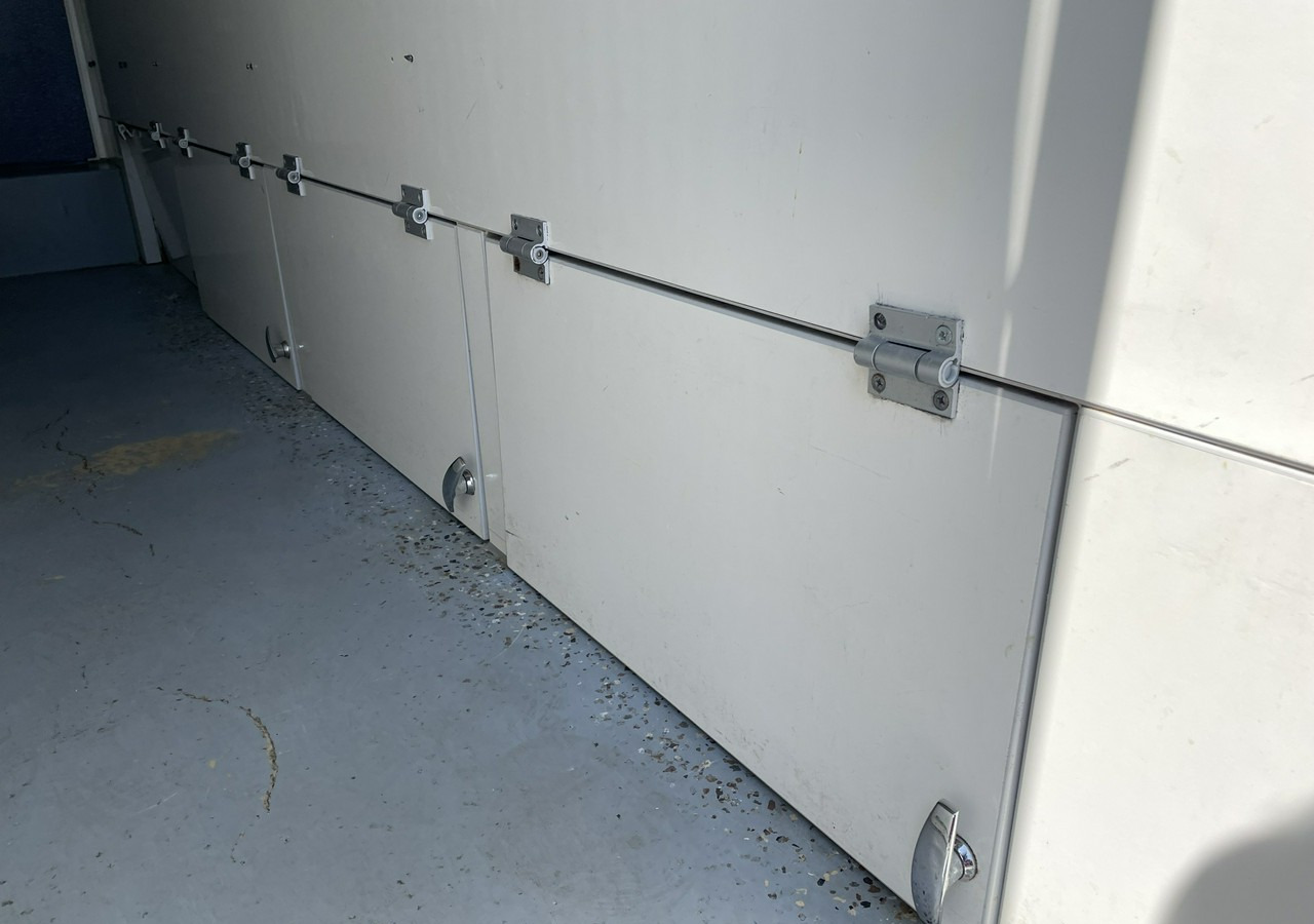 Fiat Ducato Ducato Autosklep wędlin Gastronomiczny Food Truck Foodtruck Sklep 20 - Autonegozio: foto 4 Fiat Ducato Ducato Autosklep wędlin Gastronomiczny Food Truck Foodtruck Sklep 20 - Autonegozio: foto 4