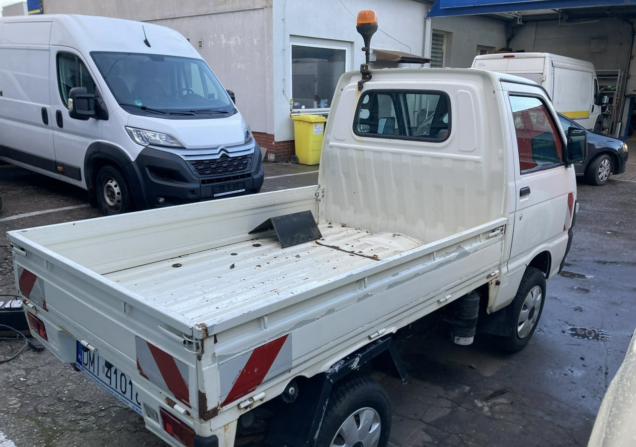Inna Inny PFAU Piaggio Porter 4X4 Skrzynia odśnieżarka Pług 5655km 2012 - Furgone con cassone fisso: foto 4 Inna Inny PFAU Piaggio Porter 4X4 Skrzynia odśnieżarka Pług 5655km 2012 - Furgone con cassone fisso: foto 4