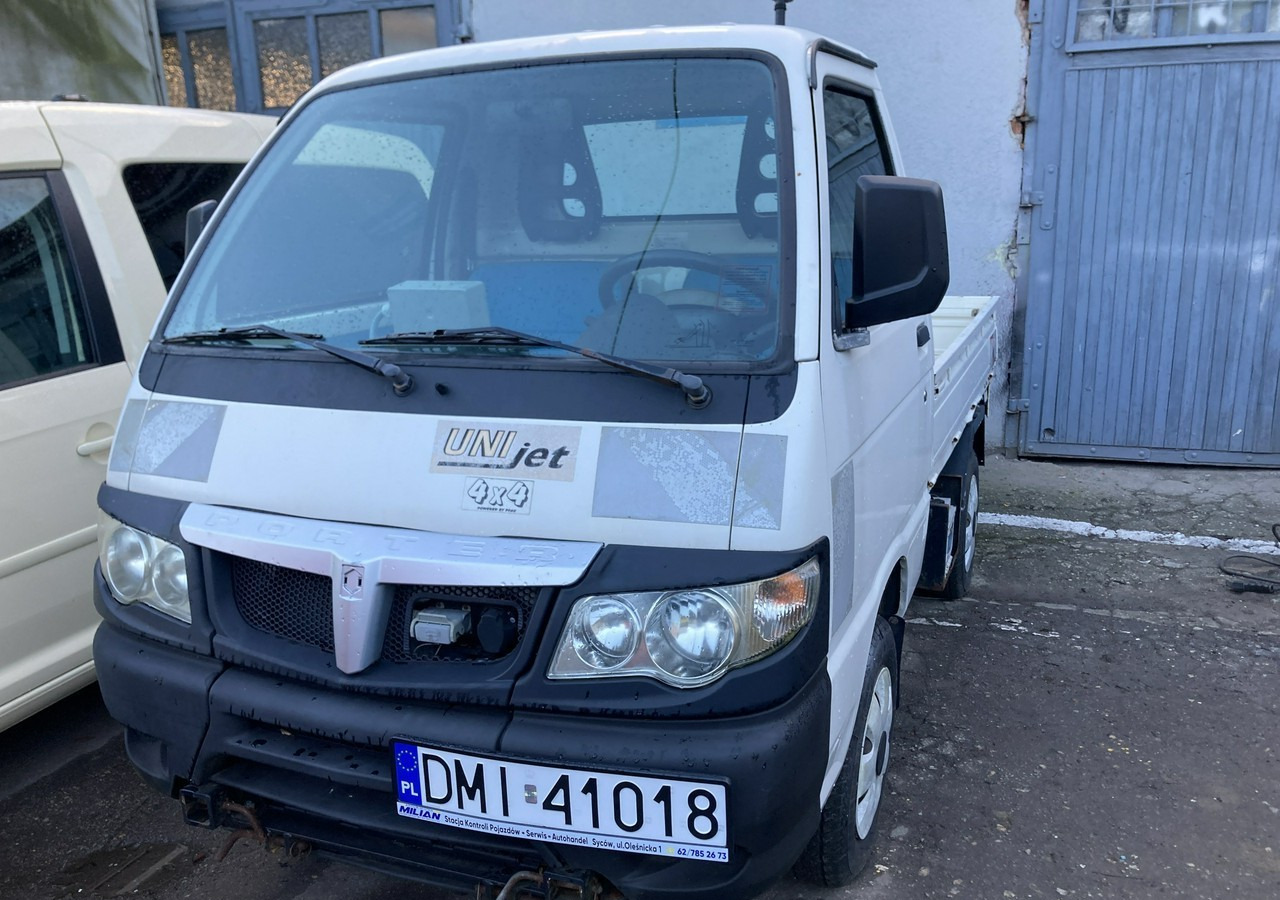 Inna Inny PFAU Piaggio Porter 4X4 Skrzynia odśnieżarka Pług 5655km 2012 - Furgone con cassone fisso: foto 1 Inna Inny PFAU Piaggio Porter 4X4 Skrzynia odśnieżarka Pług 5655km 2012 - Furgone con cassone fisso: foto 1