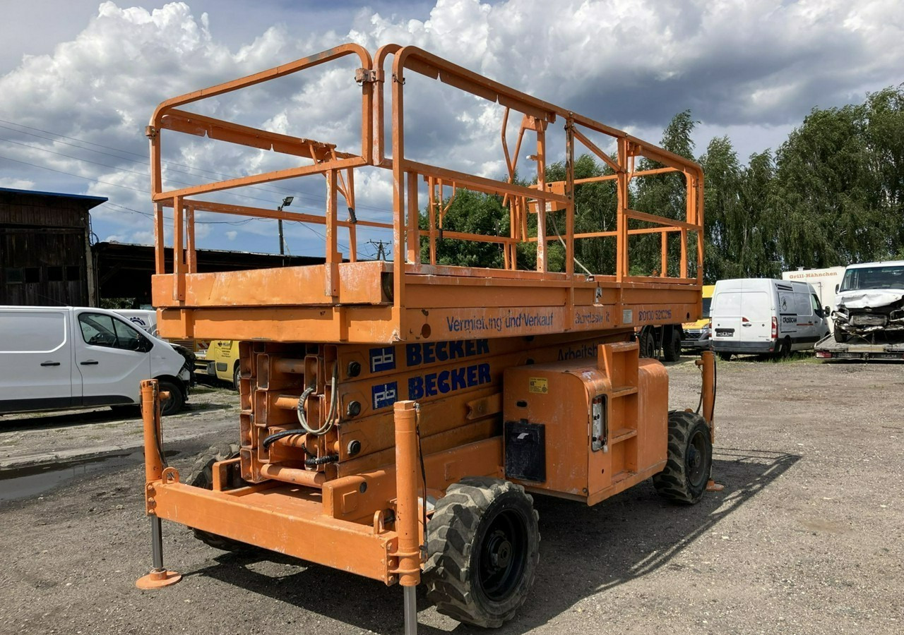 Inna Inny Podnośnik nożycowy Haulotte H15SDX 4x4 podpory 6905 mg 15 metrów - Piattaforma a pantografo: foto 2 Inna Inny Podnośnik nożycowy Haulotte H15SDX 4x4 podpory 6905 mg 15 metrów - Piattaforma a pantografo: foto 2