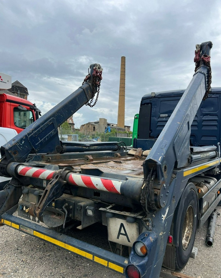 MAN Inny MAN Man TGX 18.400 Bramowiec hakowiec Meiler Model 2012 - Autocarro multibenna: foto 3 MAN Inny MAN Man TGX 18.400 Bramowiec hakowiec Meiler Model 2012 - Autocarro multibenna: foto 3