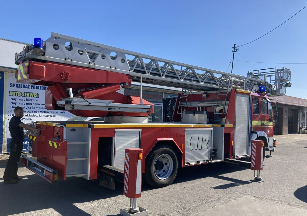 MAN L 2000 MAN 15,280 Straż pożarna drabina Strażacka zwyżka 32m Metz Model 20 - Autopompa: foto 5 MAN L 2000 MAN 15,280 Straż pożarna drabina Strażacka zwyżka 32m Metz Model 20 - Autopompa: foto 5
