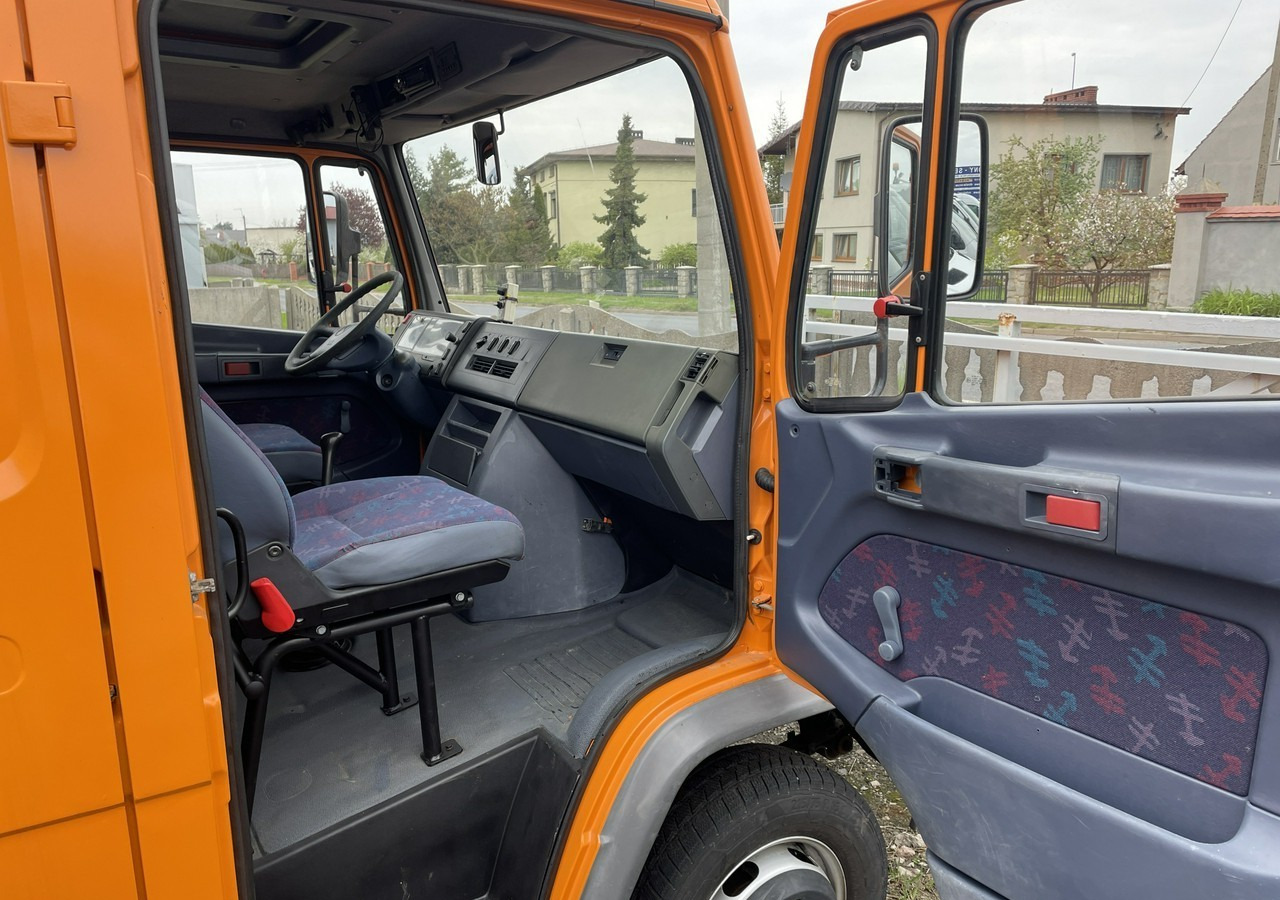 Mercedes-Benz Inny Mercedes-Benz Vario 614 Brygadówka skrzynia plandeka 6-oso doka dokka 2004 - Camion centinato: foto 3 Mercedes-Benz Inny Mercedes-Benz Vario 614 Brygadówka skrzynia plandeka 6-oso doka dokka 2004 - Camion centinato: foto 3
