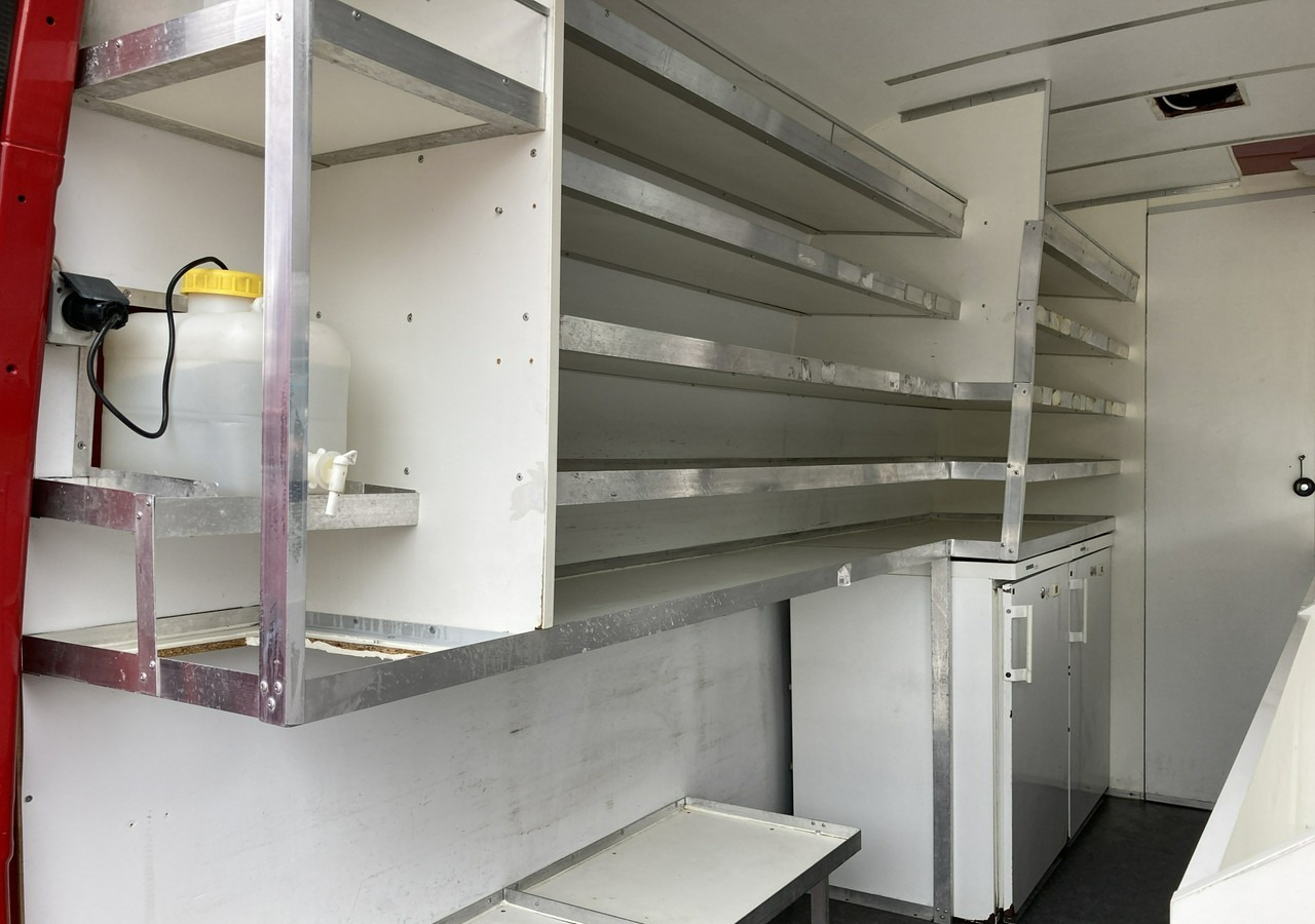 Mercedes-Benz Sprinter Autosklep pieczywa sklep Bar Gastronomiczny Food Truck Foodtruck 201 - Autonegozio: foto 5 Mercedes-Benz Sprinter Autosklep pieczywa sklep Bar Gastronomiczny Food Truck Foodtruck 201 - Autonegozio: foto 5