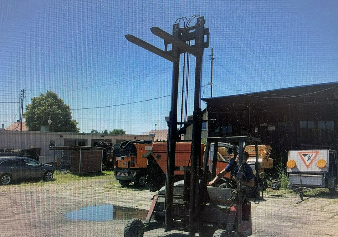 Mercedes-Benz Sprinter Wózek widłowy podwieszany Widlak - Furgone ribaltabile: foto 1 Mercedes-Benz Sprinter Wózek widłowy podwieszany Widlak - Furgone ribaltabile: foto 1