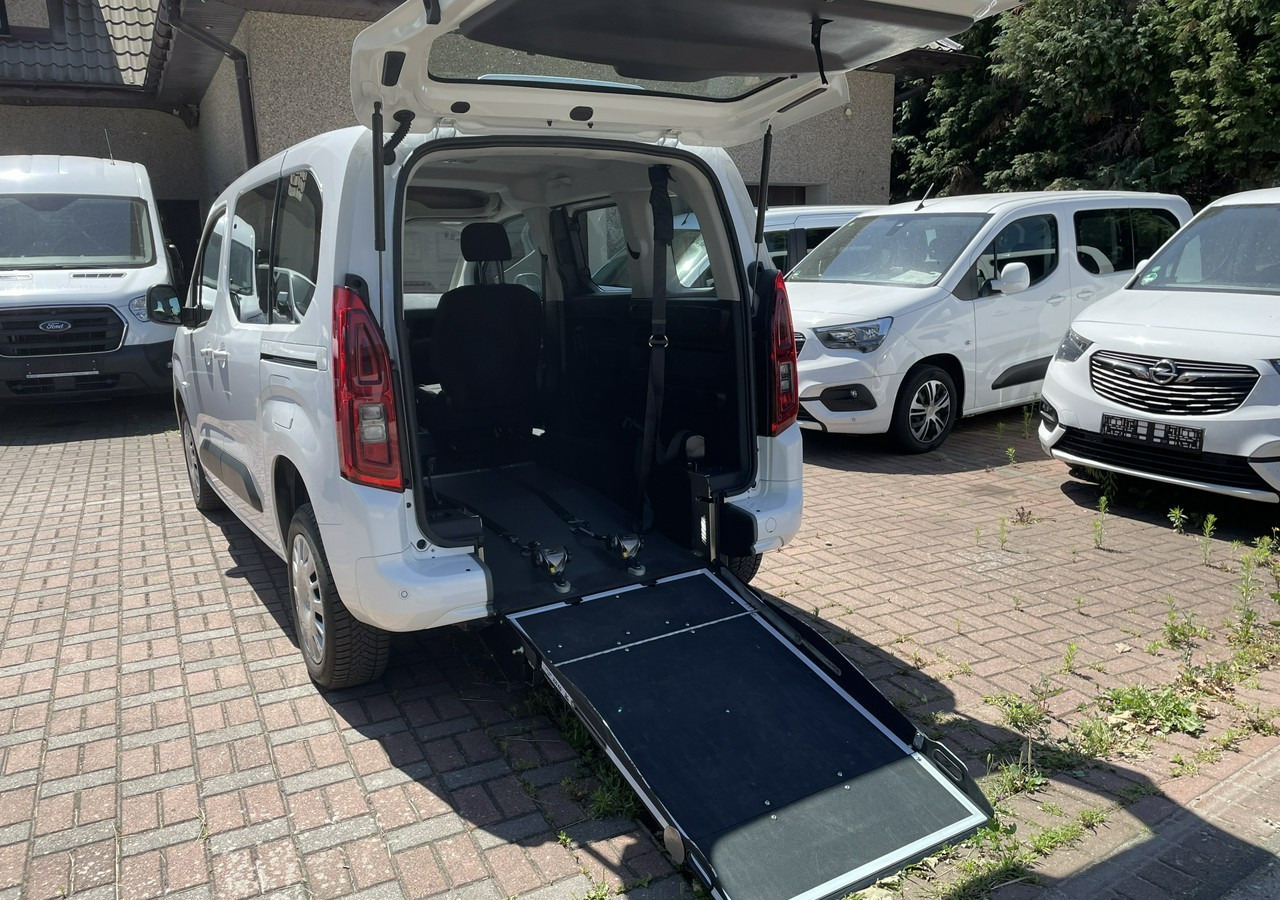 Opel Combo IV Opel Combo Life Niepełnosprawnych inwalida Rampa 32105 km Model 2022 - Autovettura: foto 1 Opel Combo IV Opel Combo Life Niepełnosprawnych inwalida Rampa 32105 km Model 2022 - Autovettura: foto 1