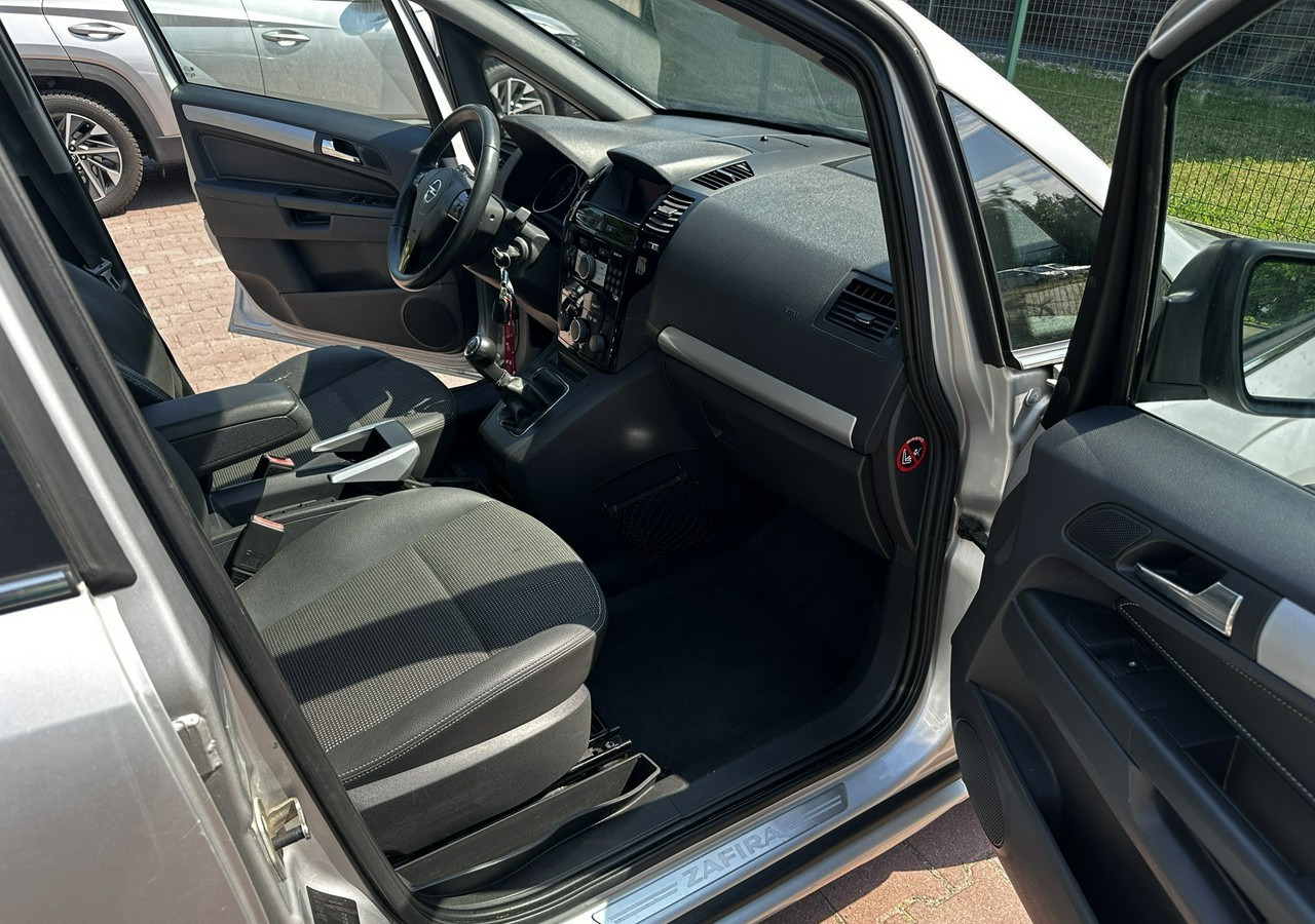 Opel Zafira B Opel Zafira do przewozu osób Niepełnosprawnych inwalida rampa - Autovettura: foto 4 Opel Zafira B Opel Zafira do przewozu osób Niepełnosprawnych inwalida rampa - Autovettura: foto 4