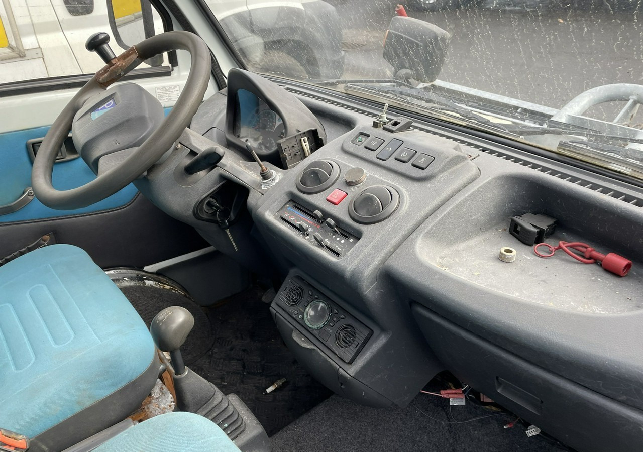Piaggio Piaggio PFAU Wywrotka 4X4 posypywarka odśnieżarka pług 2009 - Mezzo spazzaneve: foto 3 Piaggio Piaggio PFAU Wywrotka 4X4 posypywarka odśnieżarka pług 2009 - Mezzo spazzaneve: foto 3