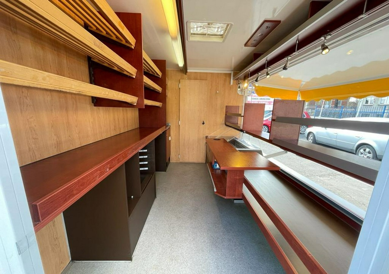 Renault Master Autosklep Sklep pieczywa Gastronomiczny Food Truck Foodtruck 2015 - Autonegozio: foto 3 Renault Master Autosklep Sklep pieczywa Gastronomiczny Food Truck Foodtruck 2015 - Autonegozio: foto 3