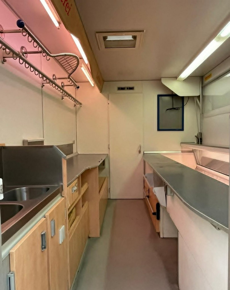 Renault Master Autosklep Wędli Gastronomiczny food truck foodtruck sklep W-zasiBORC - Autonegozio: foto 3 Renault Master Autosklep Wędli Gastronomiczny food truck foodtruck sklep W-zasiBORC - Autonegozio: foto 3