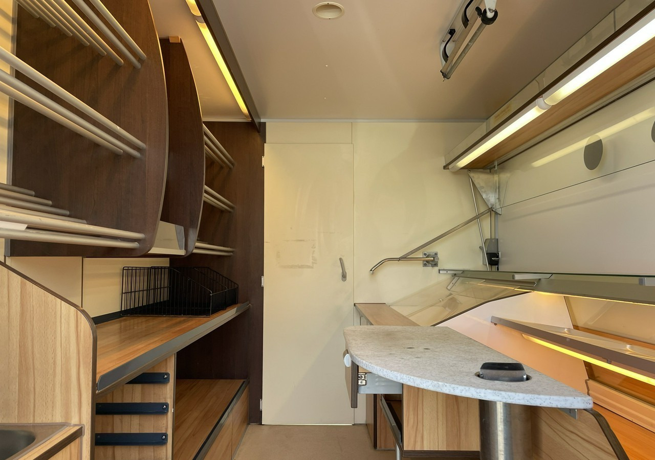 Renault Master Autosklep pieczyw Sklep Gastronomiczny Food Truck Foodtruck Borco 20 - Autonegozio: foto 2 Renault Master Autosklep pieczyw Sklep Gastronomiczny Food Truck Foodtruck Borco 20 - Autonegozio: foto 2