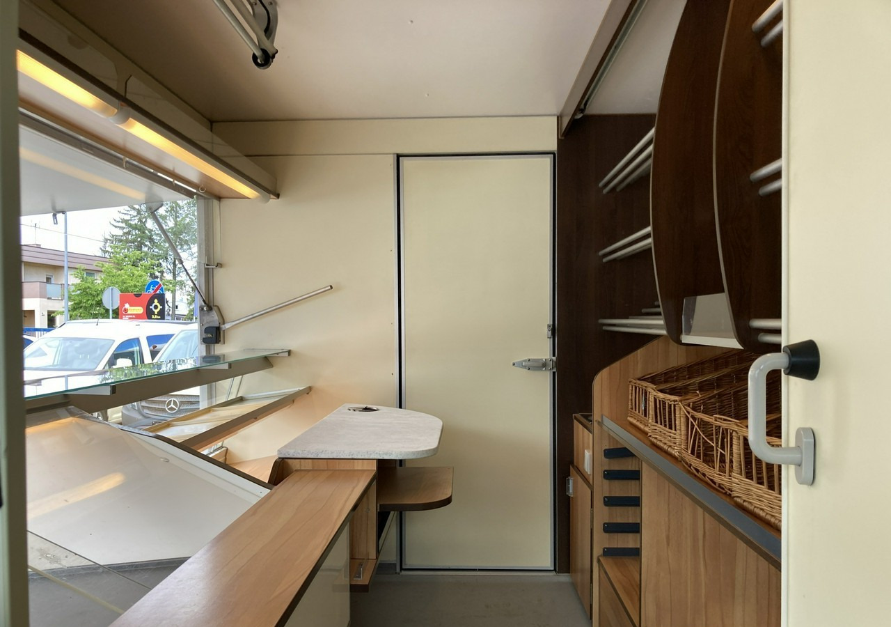 Renault Master Autosklep sklep bar Gastronomiczny Food Truck Foodtruck Borco 2012 - Autonegozio: foto 5 Renault Master Autosklep sklep bar Gastronomiczny Food Truck Foodtruck Borco 2012 - Autonegozio: foto 5