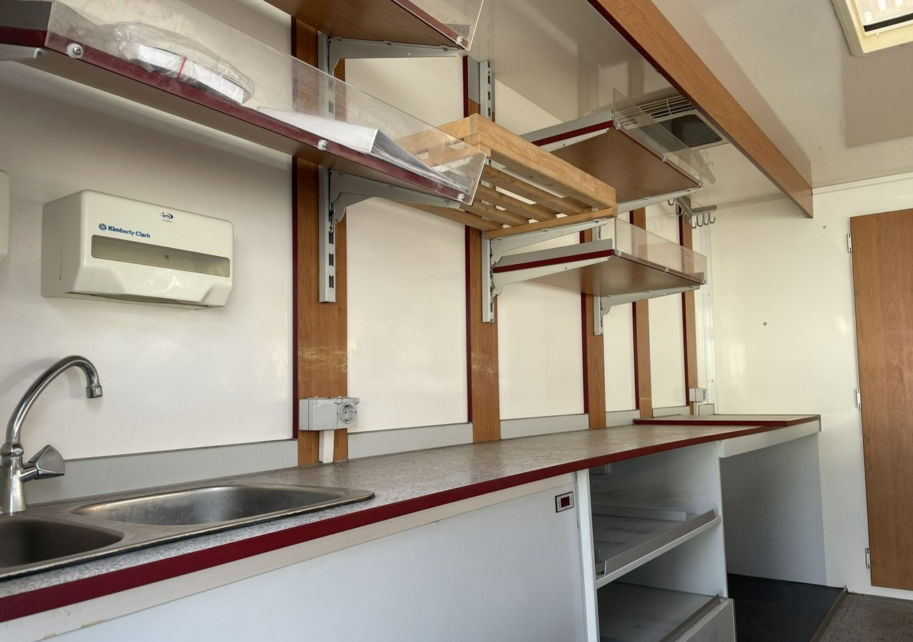 Renault Master Master Autosklep Gastronomiczny Food Truck Foodtruck Sklep bar 2009 - Autonegozio: foto 4 Renault Master Master Autosklep Gastronomiczny Food Truck Foodtruck Sklep bar 2009 - Autonegozio: foto 4