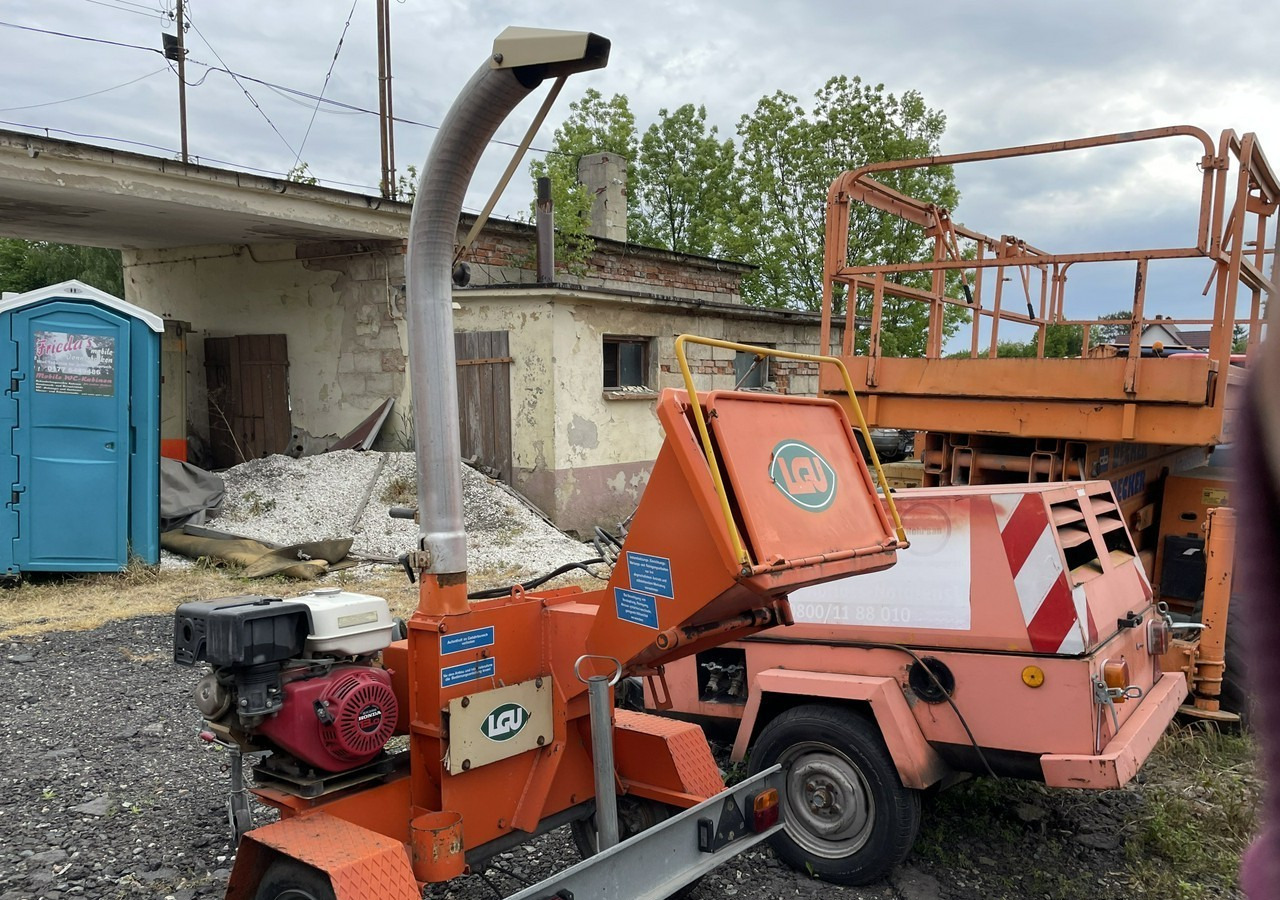 Renault Trafic Rębak LGU MAXI I-10M Rozdrabniacz rębak do gałęzi drewna spalinowy - Cippatrice: foto 4 Renault Trafic Rębak LGU MAXI I-10M Rozdrabniacz rębak do gałęzi drewna spalinowy - Cippatrice: foto 4