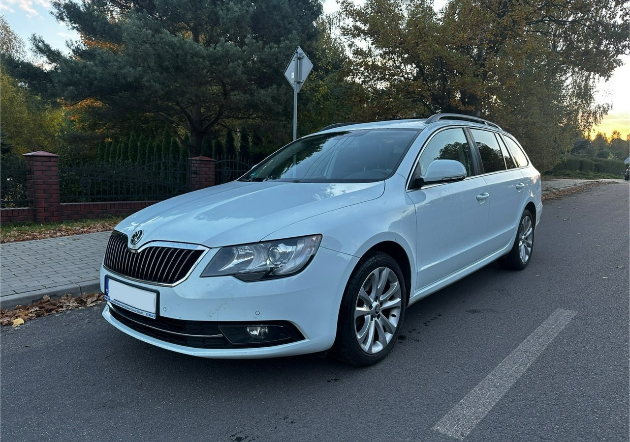 Skoda Superb II Skoda Superb 1.8TSI 160KM LPG PRINS 2035 KLIMA NAVI PDC XENON 2015 - Station wagon: foto 1 Skoda Superb II Skoda Superb 1.8TSI 160KM LPG PRINS 2035 KLIMA NAVI PDC XENON 2015 - Station wagon: foto 1