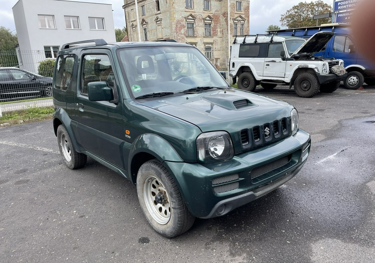 Suzuki Jimny Suzuki Jimny 1.5 Diesel 4X4 - SUV/ Fuoristrada: foto 1 Suzuki Jimny Suzuki Jimny 1.5 Diesel 4X4 - SUV/ Fuoristrada: foto 1