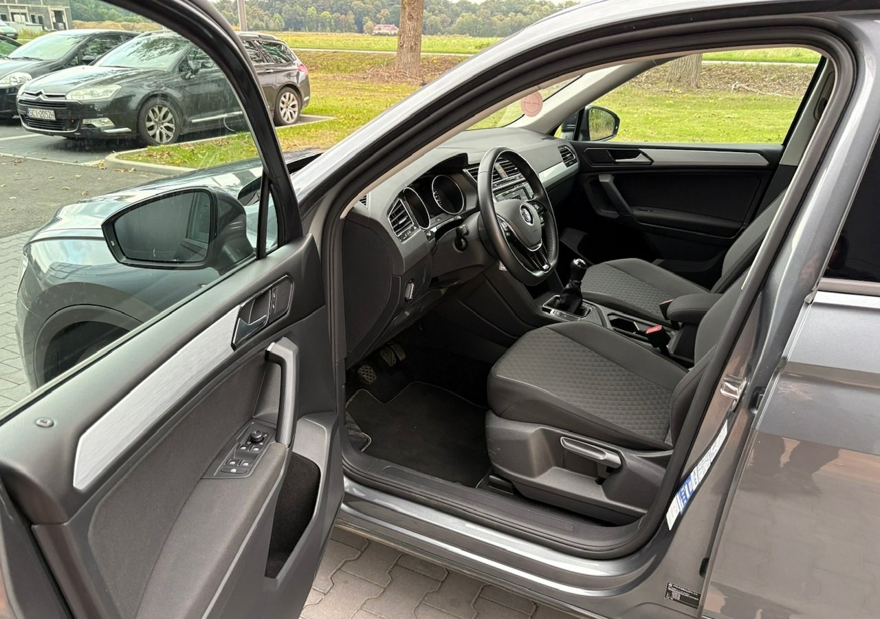 SUV/ Fuoristrada Volkswagen Tiguan II 1,4TSI 150KM 65tyśkm 7osobowy Comfort Tempomat ACC Klima Alu 2018: foto 10 SUV/ Fuoristrada Volkswagen Tiguan II 1,4TSI 150KM 65tyśkm 7osobowy Comfort Tempomat ACC Klima Alu 2018: foto 10