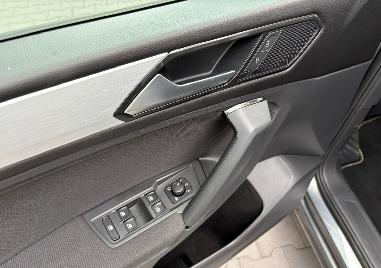 SUV/ Fuoristrada Volkswagen Tiguan II 1,4TSI 150KM 65tyśkm 7osobowy Comfort Tempomat ACC Klima Alu 2018: foto 11 SUV/ Fuoristrada Volkswagen Tiguan II 1,4TSI 150KM 65tyśkm 7osobowy Comfort Tempomat ACC Klima Alu 2018: foto 11