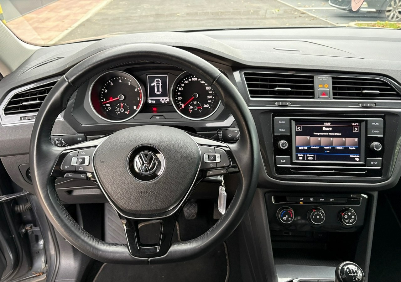 SUV/ Fuoristrada Volkswagen Tiguan II 1,4TSI 150KM 65tyśkm 7osobowy Comfort Tempomat ACC Klima Alu 2018: foto 14 SUV/ Fuoristrada Volkswagen Tiguan II 1,4TSI 150KM 65tyśkm 7osobowy Comfort Tempomat ACC Klima Alu 2018: foto 14