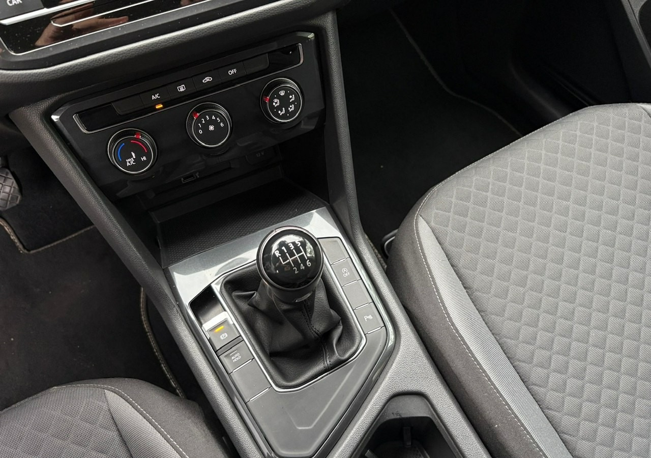 SUV/ Fuoristrada Volkswagen Tiguan II 1,4TSI 150KM 65tyśkm 7osobowy Comfort Tempomat ACC Klima Alu 2018: foto 20 SUV/ Fuoristrada Volkswagen Tiguan II 1,4TSI 150KM 65tyśkm 7osobowy Comfort Tempomat ACC Klima Alu 2018: foto 20