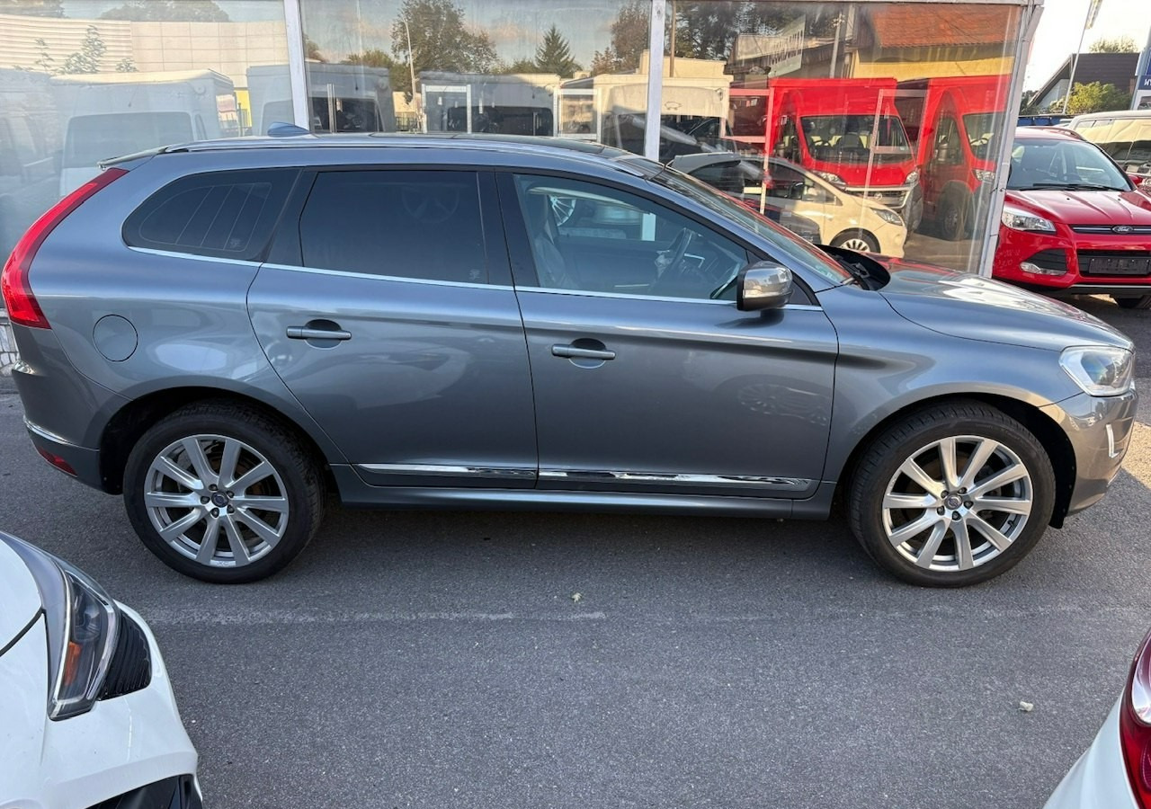 Volvo XC60 I Volvo XC 60 2,4 D4 AWD 190KM Summum Navi Panorama Skóry Kamera 2017 - SUV/ Fuoristrada: foto 2 Volvo XC60 I Volvo XC 60 2,4 D4 AWD 190KM Summum Navi Panorama Skóry Kamera 2017 - SUV/ Fuoristrada: foto 2
