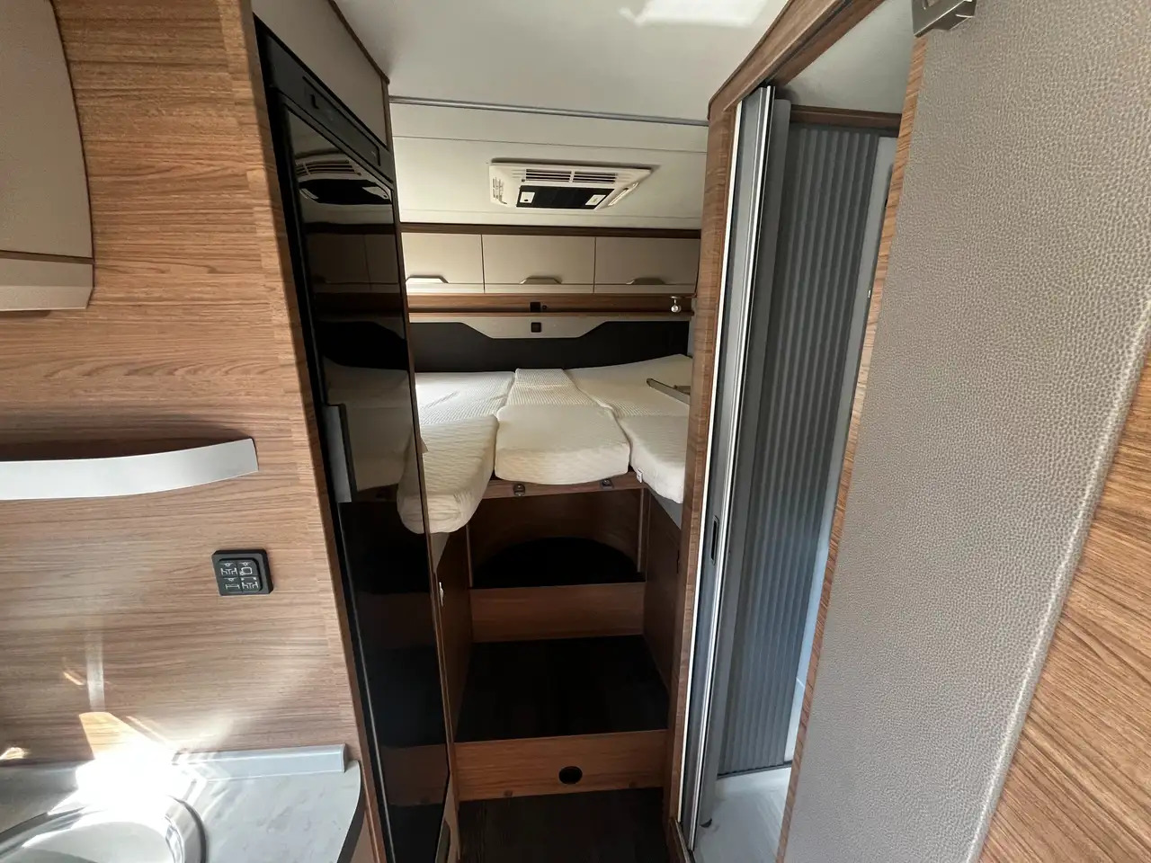Leasing di Knaus VAN WAVE 640 MEG VANSATION Knaus VAN WAVE 640 MEG VANSATION: foto 19