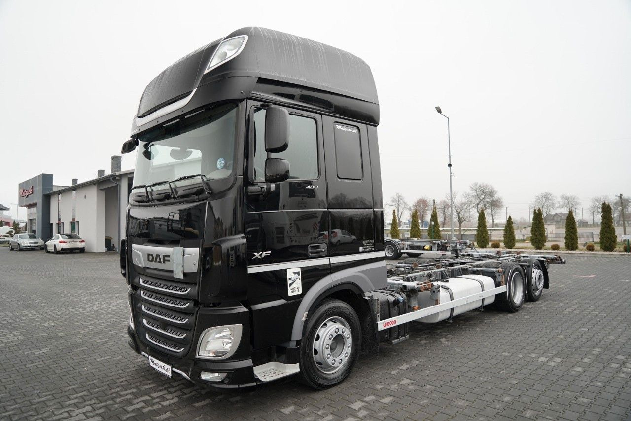 DAF XF 480 / BDF / 6X2 / / SSC / I-PARK COOL / OŚ P - Autocarro portacontainer/ Caisse interchangeable: foto 2 DAF XF 480 / BDF / 6X2 / / SSC / I-PARK COOL / OŚ P - Autocarro portacontainer/ Caisse interchangeable: foto 2
