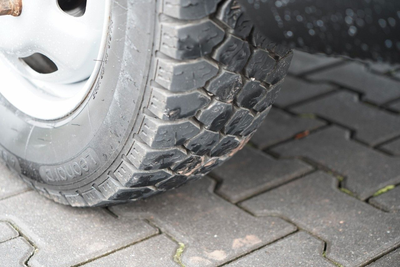 Furgone frigo Iveco DAILY 35-130 / CHŁODNIA / AGREGAT XARIOS 350 /: foto 15 Furgone frigo Iveco DAILY 35-130 / CHŁODNIA / AGREGAT XARIOS 350 /: foto 15