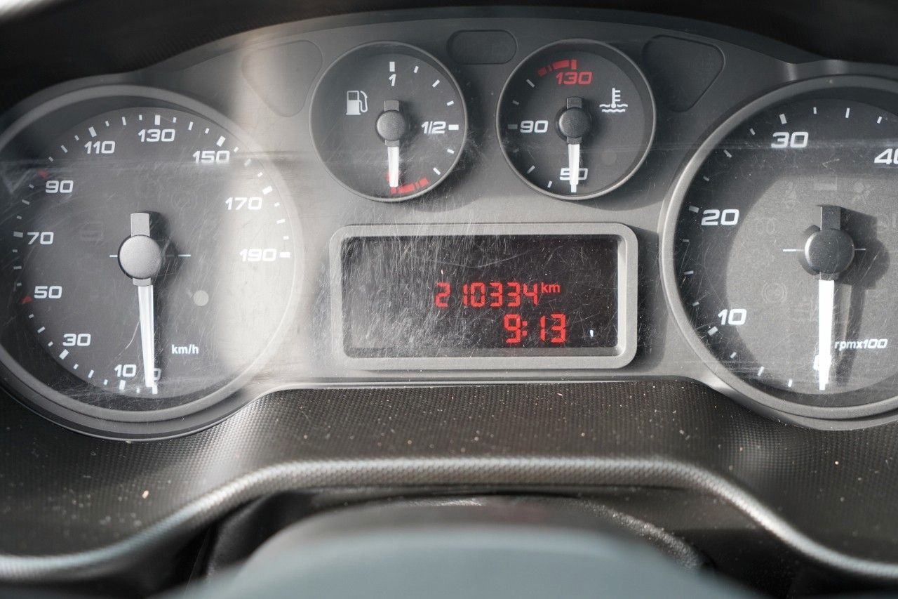 Furgone frigo Iveco DAILY 35-130 / CHŁODNIA / AGREGAT XARIOS 350 /: foto 47 Furgone frigo Iveco DAILY 35-130 / CHŁODNIA / AGREGAT XARIOS 350 /: foto 47