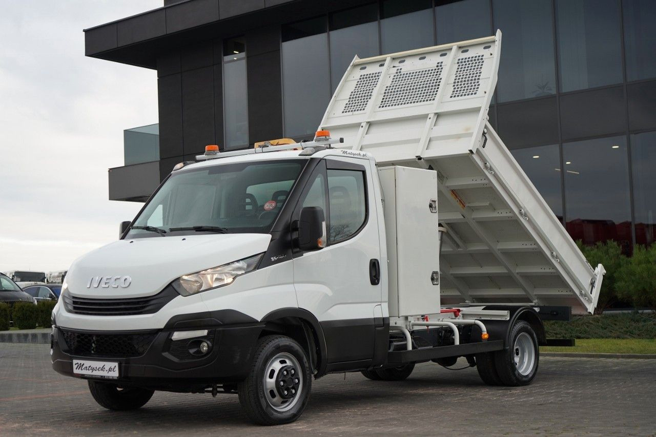 Iveco DAILY 35-180 / WYWROTKA TYLNOZSYPOWA / BLIŹNIAK - Furgone ribaltabile: foto 1 Iveco DAILY 35-180 / WYWROTKA TYLNOZSYPOWA / BLIŹNIAK - Furgone ribaltabile: foto 1