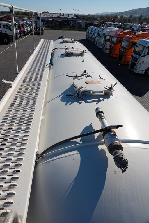 Leasing di Legras CEMENTONACZEPA / 3 KOMORY / 38 000 L / SILOS Legras CEMENTONACZEPA / 3 KOMORY / 38 000 L / SILOS: foto 16 Leasing di Legras CEMENTONACZEPA / 3 KOMORY / 38 000 L / SILOS Legras CEMENTONACZEPA / 3 KOMORY / 38 000 L / SILOS: foto 16