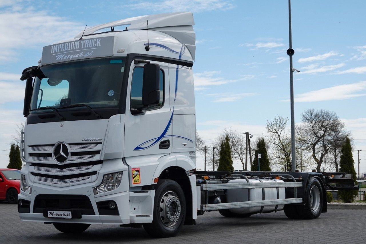 Mercedes-Benz ACTROS 1845 / BDF / DO PRZEWOZU KONTENERÓW / - Autocarro portacontainer/ Caisse interchangeable: foto 1 Mercedes-Benz ACTROS 1845 / BDF / DO PRZEWOZU KONTENERÓW / - Autocarro portacontainer/ Caisse interchangeable: foto 1