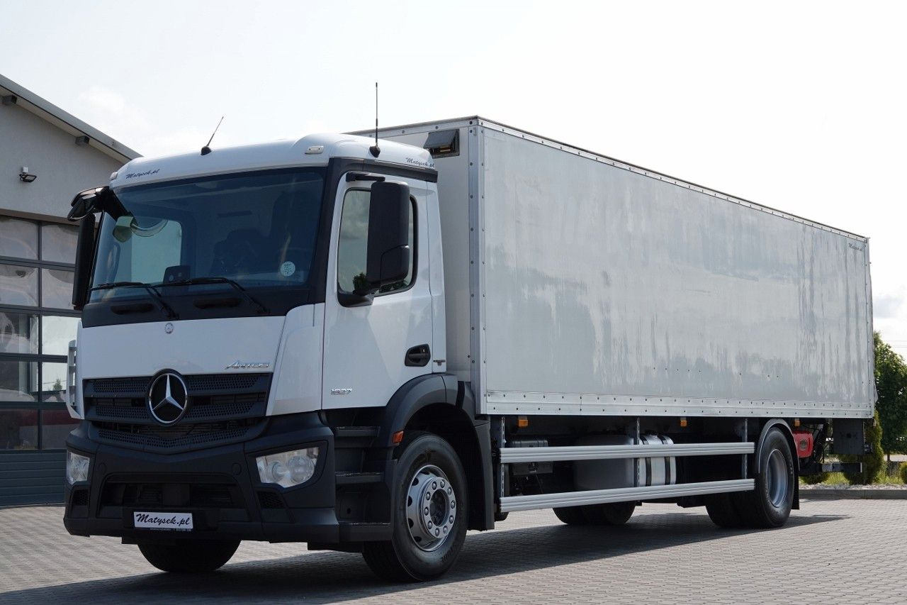 Mercedes-Benz ANTOS 1827 / SOLÓWKA / KONTENER 9 M / WINDA / PO - Autocarro furgonato: foto 2 Mercedes-Benz ANTOS 1827 / SOLÓWKA / KONTENER 9 M / WINDA / PO - Autocarro furgonato: foto 2