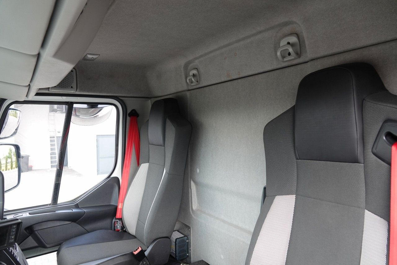Autocarro frigorifero Renault D 16 260 / 4X2 / REFRIDGERATOR - 6,8 M / BI TEMP: foto 13