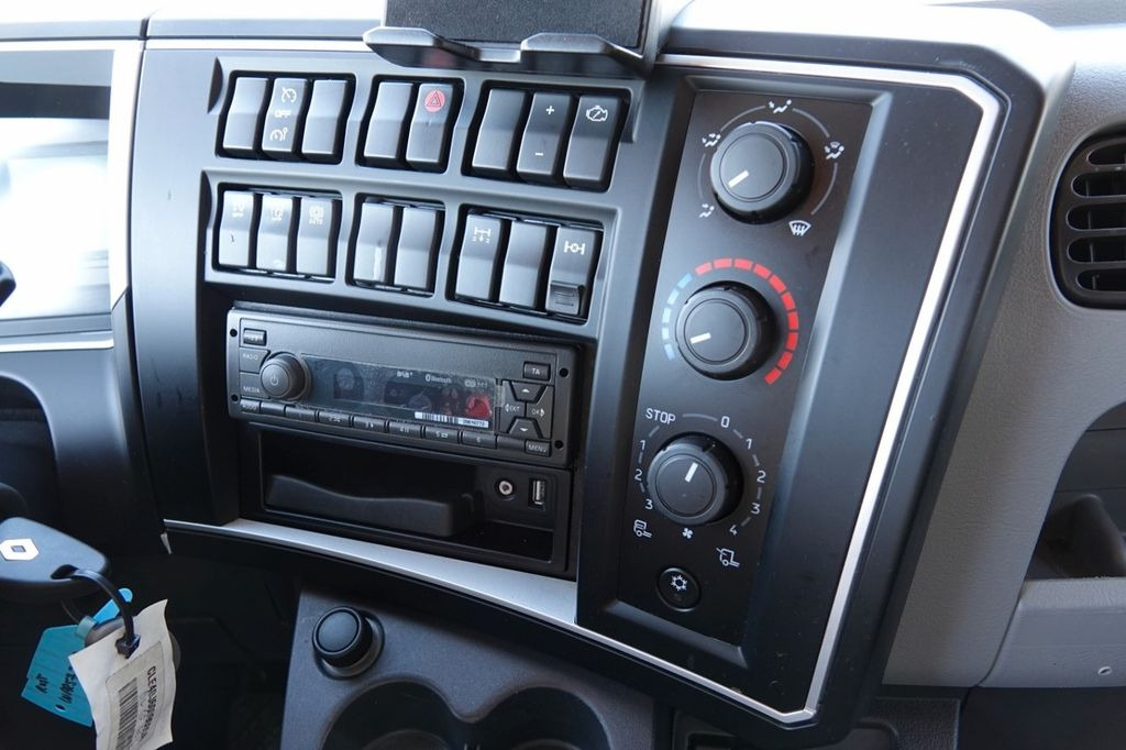 Autocarro frigorifero Renault D 250 / CHŁODNIA - 6,7 m / THERMO KING T 600R /: foto 16